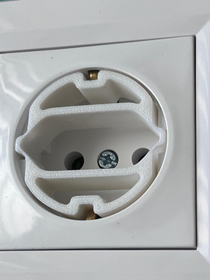 4 x SOIXX Adapter von Schutzkontakt-Steckdosen auf Eurostecker Steckdosenadapter Steckeradapter Weiß