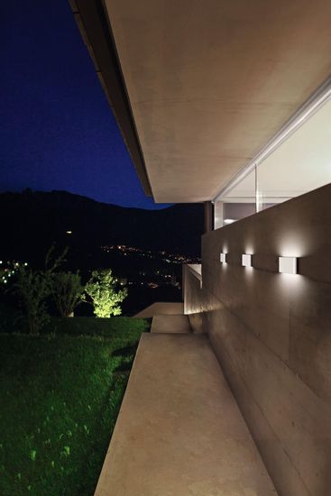 Fabas Luce LED Außen-Wandleuchte Casper 90x23mm 14W Warmweiß IP54 Silber