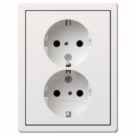 Gira 0780112 2-fach-SCHUKO-Steckdose + Rahmen Flächenschalter Reinweiß
