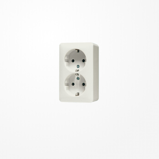 Jung 6020A SCHUKO-Zweifach-Steckdose, 16 A 250 V ~, 47 mm, AP 600, weiß