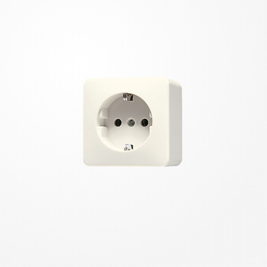 Jung 620A SCHUKO-Steckdose, 16 A 250 V ~, 47 mm, AP 600, weiß