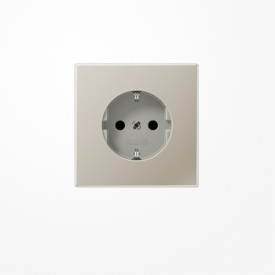 Jung ES1520KI SCHUKO-Steckdose, 16 A 250 V ~, SAFETY+, Serie LS, Edelstahl