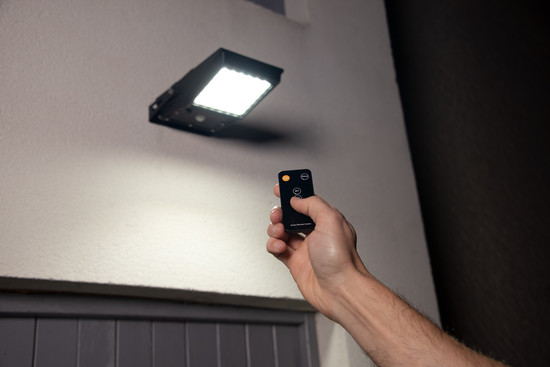 OSRAM LED Aussen-Strahler ENDURA FLOOD Solar Sensor Neutralweiss 4099854429477