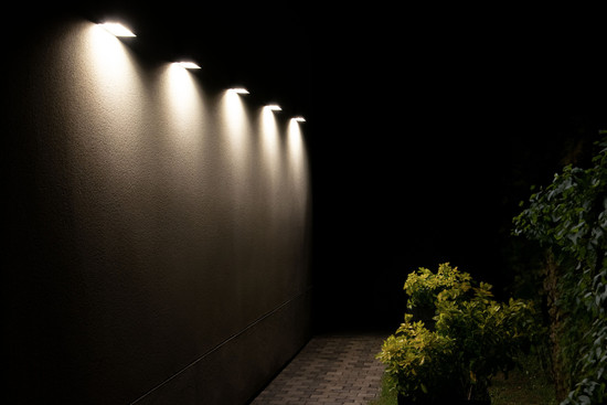 OSRAM LED Aussenleuchte Endura Style Solar Bricklume Sensor Dark Gray Warm weiß 4099854455896