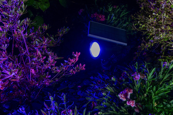 OSRAM LED Aussenleuchte Smart+ Solar Spot Multicolor RGB + TW Dimmbar Tunable White 4099854474477