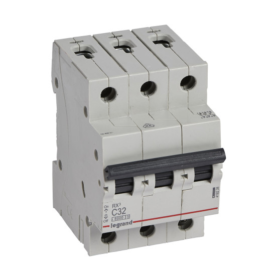 Legrand RX3 Leitungsschutzschalter, Schutzschalter, C-Charakteristik, 32A, 3-polig, 6000A, 400VAC, 3TE, 4 Stück, 419238