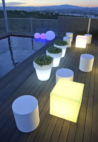 NewGarden CUBY 53 LED Solar Beistelltisch 53cm + RGB Akku, Fernbedienung Innen & Außen IP65