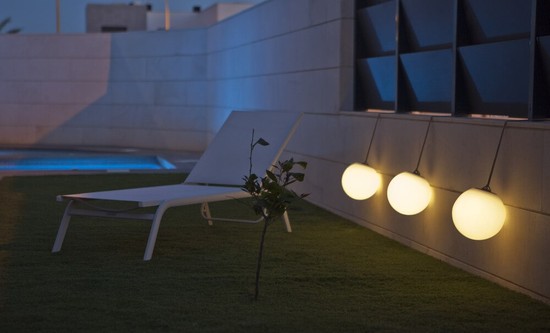 NewGarden NORAI LED Farbwechsel Pendellampe beige + USB Akku Innen & Außen IP65