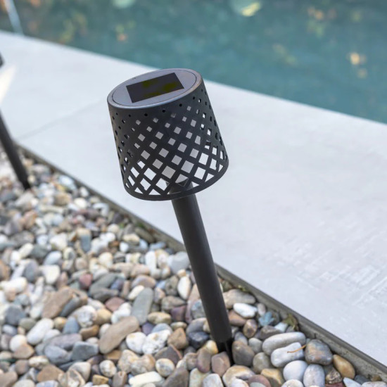 NewGarden GRETITA schwarz Solar + Akku LED Erdspieß Gartenleuchte Solar 4er Set + USB Innen & Außen IP44