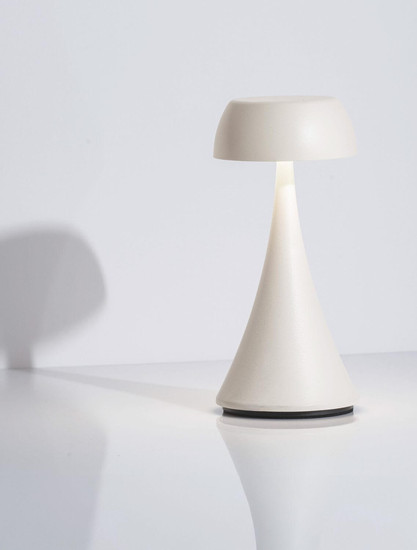 Nova Luce LED Akku-Tischleuchte Ycro dimmbar 2W warmweiss 3000K USB IP54 Weiß Aluminium Ø8cm 9030139