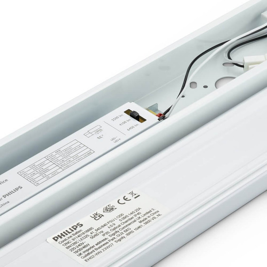 Philips LED Lichtleiste CoreLine 120cm 18-29,5W 2500-4100lm warm-/neutralweiss 3000/4000K CCT 8720169768406