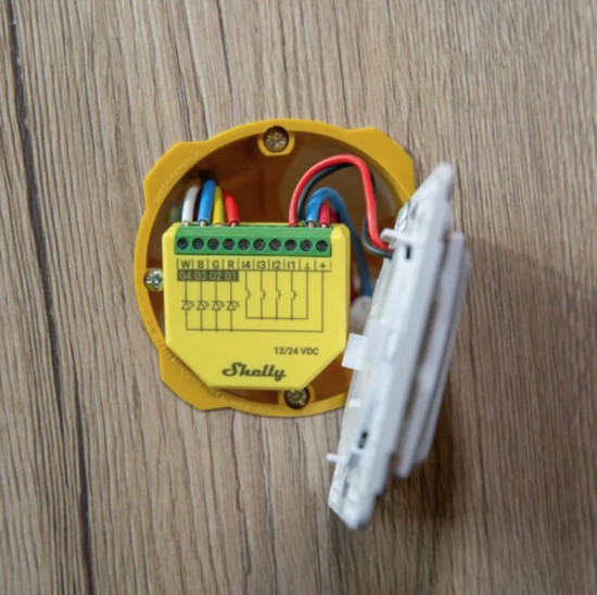 Shelly Plus RGBW PM - WLAN LED-Controller, RGBW, 12/24V, LED Lichtcontroller BT