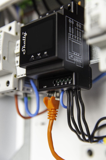 Shelly Pro Dual Cover PM - Doppelter Rollladenaktor für DIN-Schiene
