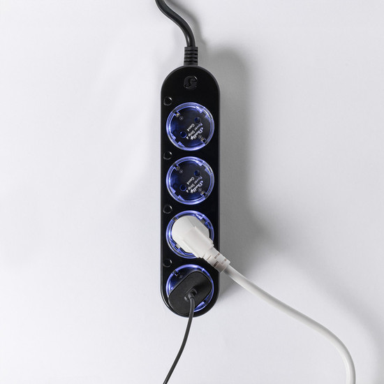 Shelly Power Strip 4 Gen4 - Smarte Steckdosenleiste 4-fach, Schwarz WLAN, BT, Zigbee, Matter