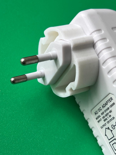 4 x SOIXX Adapter von Schutzkontakt-Steckdosen auf Eurostecker Steckdosenadapter Steckeradapter Weiß