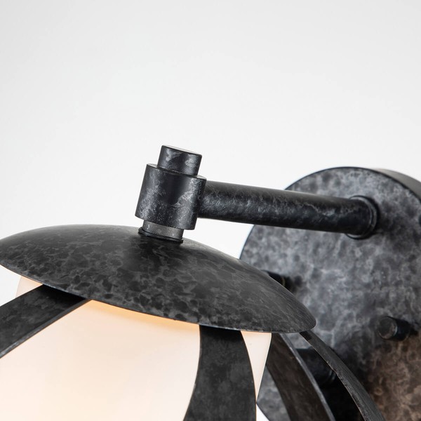 Elstead Blacksmith Wandleuchte E27 Altschwarz Opal geätzt IP44