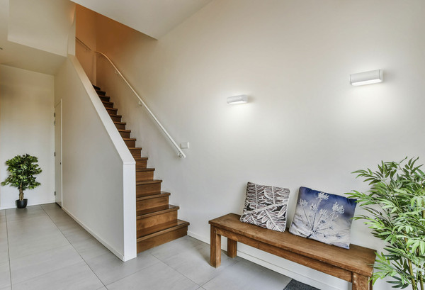 Helestra LUZ LED Wandleuchte 9W dimmbar IP54 90Ra Warmweiss Mattweiß 18/2508.07