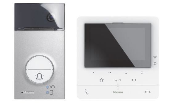 Bticino Video-Set Classe 100X16E mit WLAN-Anbindung, Weitwinkelkamera, 7" Touchscreen, erweiterbar auf Ein-/Zweifamilienhaus, 364932