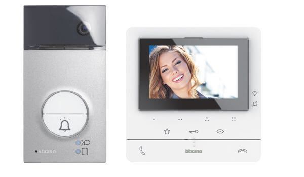 Bticino Video-Set Classe 100X16E mit WLAN-Anbindung, Weitwinkelkamera, 7" Touchscreen, erweiterbar auf Ein-/Zweifamilienhaus, 364932