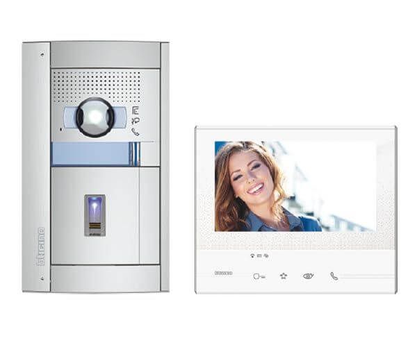 Bticino Flex ONE Video-Türsprechanlagen-Set, SFERA inkl. ekey-Fingerprint mit 2-Kanal-Auswerteeinheit, CLASSE300 X13E, 7"-Touchscreen, WLAN-Anbindung, Door-Entry-App, 2-Draht, IP54, IK08, 905282