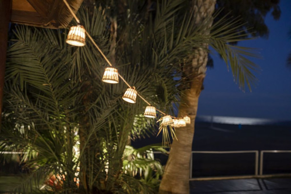 NewGarden AURORA Solar LED Lichterkette Naturfaser 8m Akku E12 Innen & Außen IP44