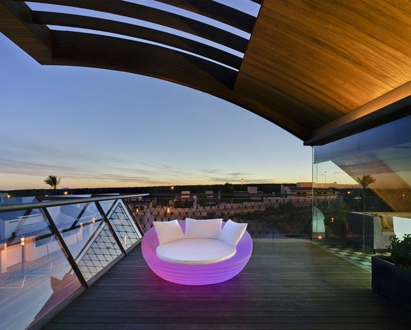 NewGarden FORMENTERA LED Gartensofa wetterfest Solar + RGB, Akku, Fernbedienung Innen & Außen IP65