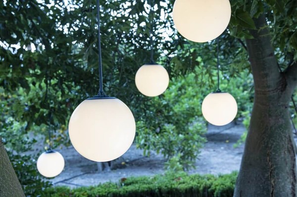 NewGarden NORAI LED Farbwechsel Pendellampe beige + USB Akku Innen & Außen IP65