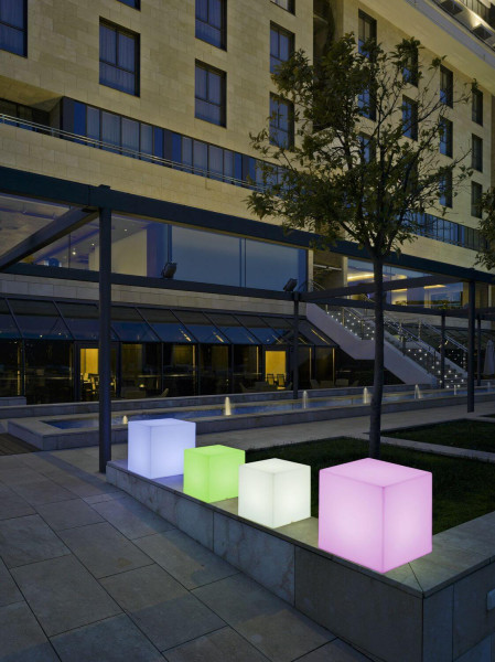NewGarden CUBY 40 LED Solar-Leuchtwürfel 40cm, Solar, Außen & Innen, Akku, dimmbar 40x40x40cm IP65