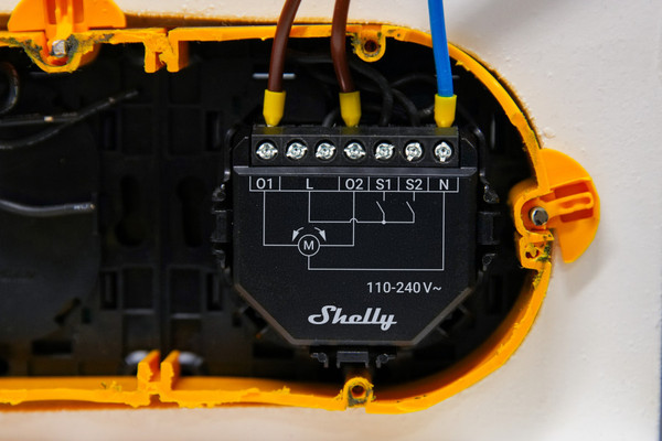 Shelly Shutter - WLAN Rollladenaktor, Nachrüstmodul