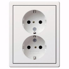 Gira 0780112 2-fach-SCHUKO-Steckdose + Rahmen Flächenschalter Reinweiß