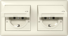 Gira 415801 SCHUKO-Steckdose KD + Set IP44 + Rahmen 2-fach Standard 55 Cremeweiß