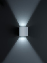 Helestra SIRI44 LED Wandleuchte 7W dimmbar IP54 90Ra Warmweiss Silbergrau A28242.46