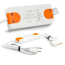 ISOLED LED Trafo MiniAMP Slim 12V/DC, 0-15W, inkl. Flachstecker und 4fach Mini AMP-Verteiler