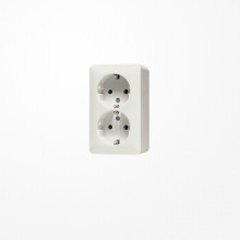 Jung 6022A SCHUKO-Zweifach-Steckdose, 16 A 250 V ~, 47 mm, Schraubklemmen, AP 600, weiß
