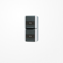 Jung 822KINAW SCHUKO-Zweifach-Steckdose, 16 A 250 V ~, mit Schriftfeld, SAFETY+, senkrecht, IP 44, WG 800