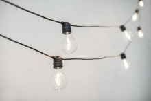 NewGarden ALLEGRA Solar LED Lichterkette + Akku schwarz für Balkon und Garten E27 Innen & Außen IP44